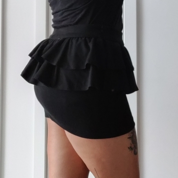 *SOLD* Black mini layered skirt - Picture 2 of 5